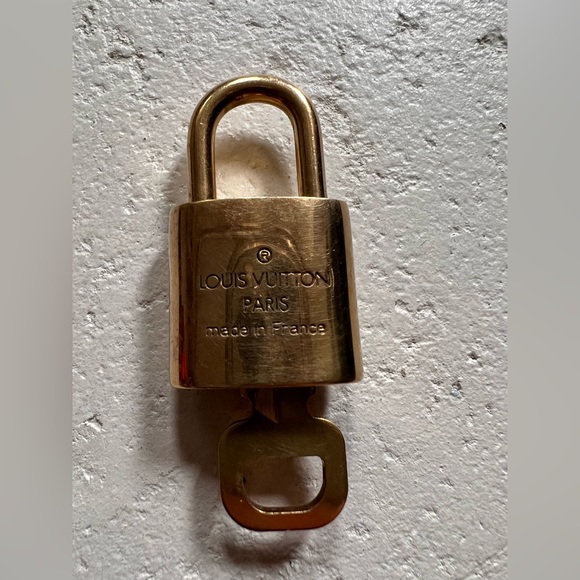 Louis Vuitton Vintage Lock and Key #310 - Picture 4 of 4